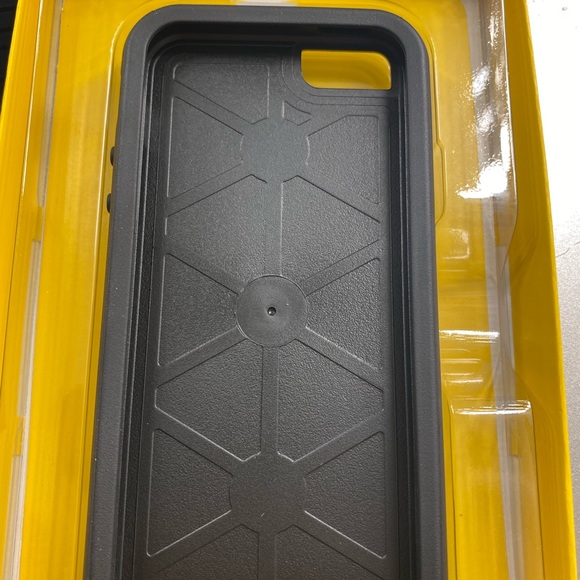 Otterbox Symmetry case for iPhone 5/5s/SE - Picture 4 of 6